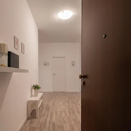 Apartment Trilocale Via Veneto - F&l Brescia